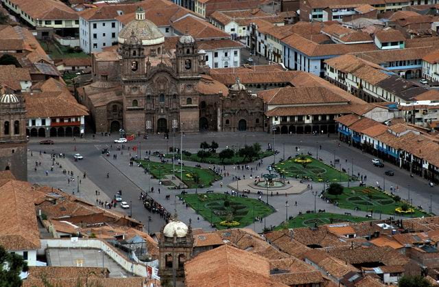 Plaza-de-Armas-del-Cusco.jpg