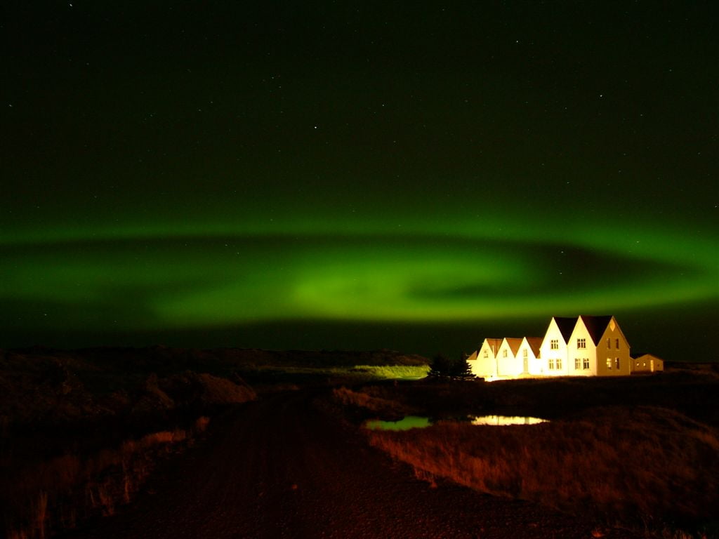 http://www.viajejet.com/wp-content/viajes/aurora-boreal-islandia.jpg